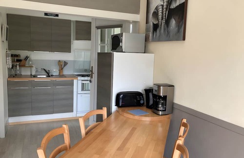 Noyers-sur-Cher House | Gite de la chapelle zoo 7 min – quiet, large enclosed park, playground