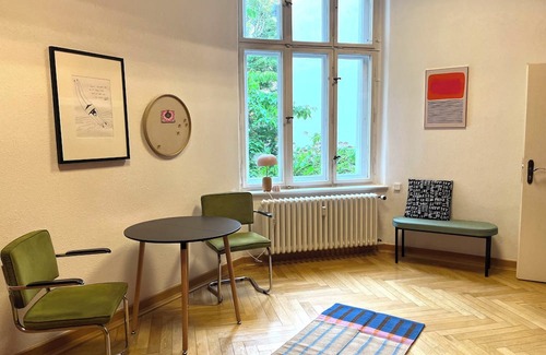Frankfurt an der Oder Apartment | 170sqm - lots of space in a Wilhelminian style building with 2 free parking spaces