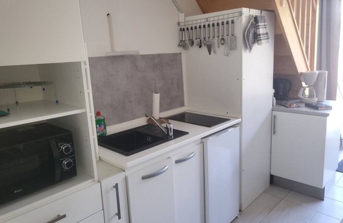 Muides-sur-Loire House | Apartment 'Fanny's House 2' with Private Terrace, Wi-Fi and Air Conditioning