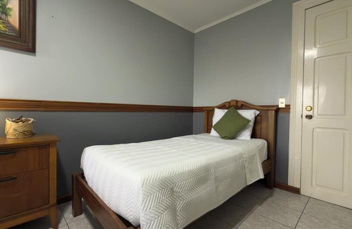 Agonia Bed & Breakfast | Tranquil bed & breakfast with AC in Alajuela. Near International Airport, 15 min