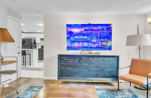 Norwich House | 4-bedroom house in Norwich with Hot tub and 13 minutes to Mohegan and Foxwoods