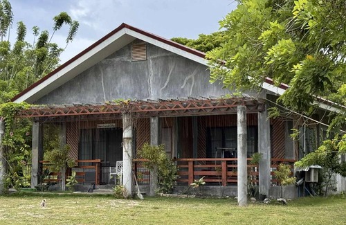Santander House | Charming Beach-Front 2-bedroom House in marvelous Santander with AC and Wifi.