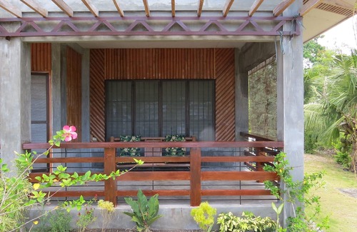 Santander House | Charming Beach-Front 2-bedroom House in marvelous Santander with AC and Wifi.