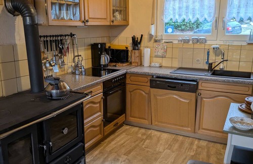 Hallenberg Apartment | Cozy farmhouse parlor (78sqm) on the vacation farm