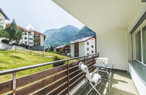 Zermatt Apartment | Perfect for families, South Facing balcony, 3-4 mins ski lift 5-6 mins town