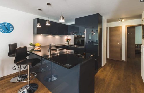 Zermatt Apartment | Perfect for families, South Facing balcony, 3-4 mins ski lift 5-6 mins town