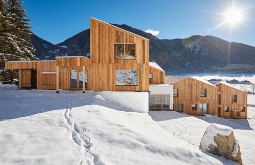 San Martino Ski Chalet | Chalet 'Groudo Michl 1' with Mountain View, Private Terrace and Wi-Fi