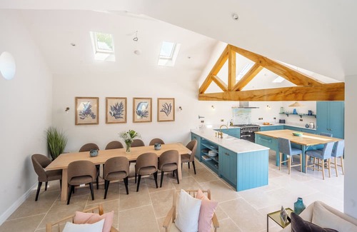 Deepdale Cottage | Gorgeous modern home, all on one level, close to shops, pubs and coastal path.