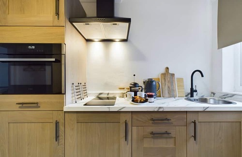 Goole Apartment | Deluxe Family Apartment w/Kitchen in Goole, East Yorkshire