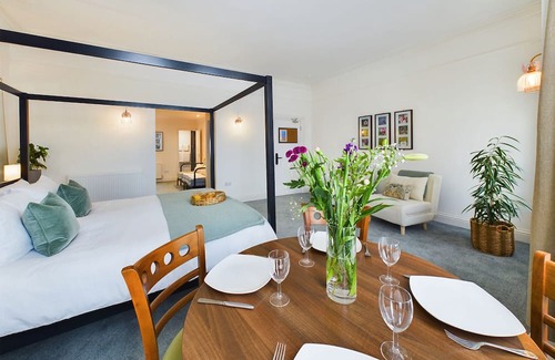 Goole Apartment | Deluxe Family Apartment w/Kitchen in Goole, East Yorkshire
