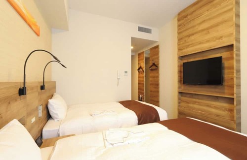 Higashishinsaibashi Hotel | Nonsmoking Standard Twin Room Room only/Osaka Ōsaka