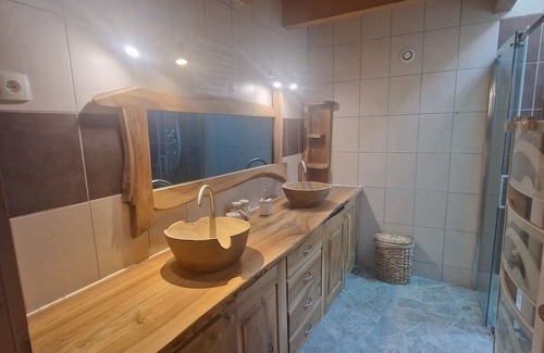 Le Bourg-d'Oisans Apartment | Superb apartment for seasonal or year-round rental in le Bourg-d'Oisans Isère