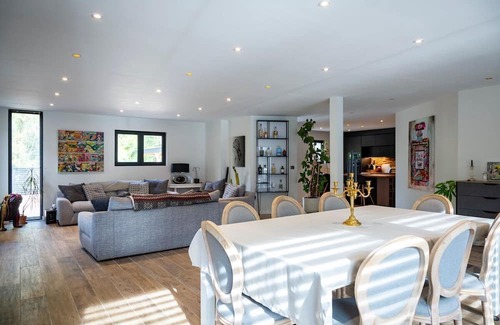 Ouchamps Villa | Villa-Private Bathroom-Designer-Countryside view