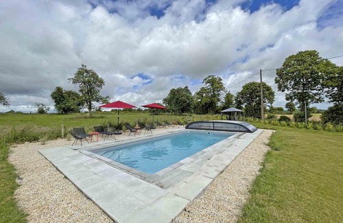 Mantilly Cottage | Spacious house with spa and garden in Normandy’s bocage