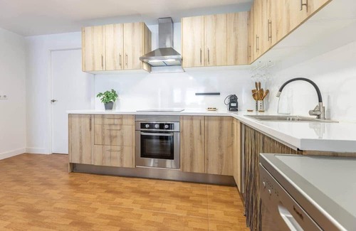 Pobles de l'Oest Apartment | Spacious first floor in Benimámet