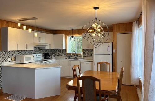 Nominingue Cottage | Water Front - Cozy Lakeside Getaway