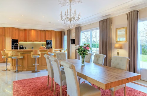 Poigny la Foret Villa | Villa Westwood - Les Demoiselles à Versailles