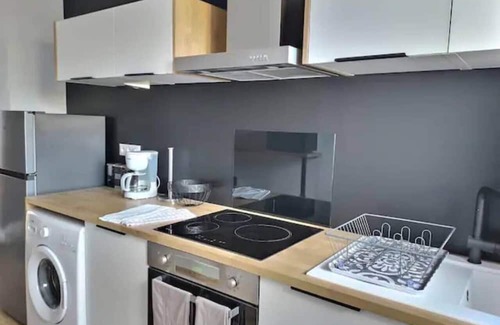 Pontlieue - Rocade Apartment | Le Georges:Vaste 3Ch, free park, Tram, 3km circuit