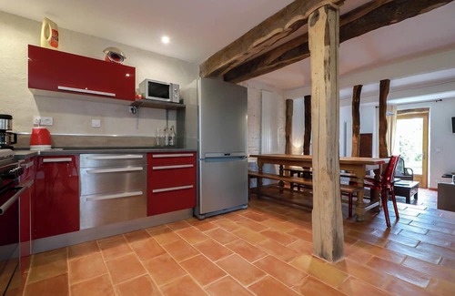 Canens House | Peaceful gîte in the heart of nature with large swimming pool and view of the Pyrenees.