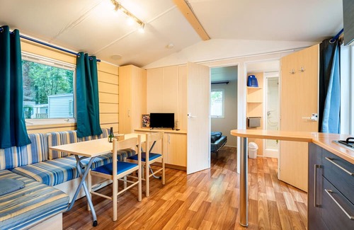 Boofzheim Apartment | Apartment 'Lydia's Mobilhome' with Shared Pool, Private Terrace and Private Garden