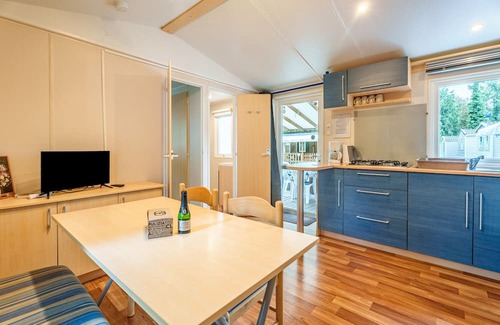Boofzheim Apartment | Apartment 'Lydia's Mobilhome' with Shared Pool, Private Terrace and Private Garden