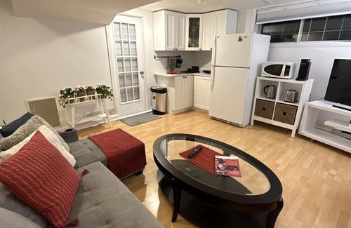 Pierrefonds-Roxboro Apartment | Cosy Apartment house