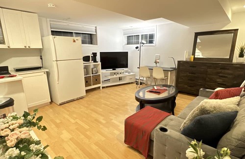Pierrefonds-Roxboro Apartment | Cosy Apartment house