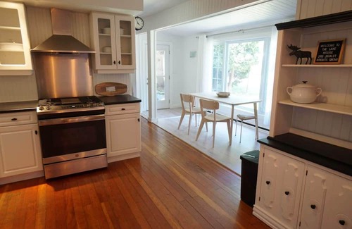 Brights Grove House | Fully Furnished Lakeside Living in Bright's Grove!