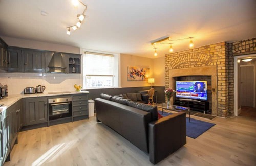 Ballsbridge Apartment | Ballsbridge 3 Bedroom Apartment With Parking