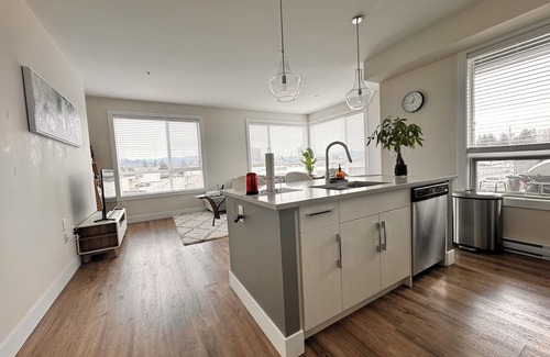 Abbotsford Apartment | Ventura In Downtown, walking distance to all essentials.