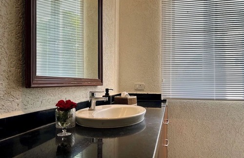 Bhopal Bed & Breakfast | The Studio Cottage - Deluxe 3-bedroom Bed & Breakfast in Bhopal