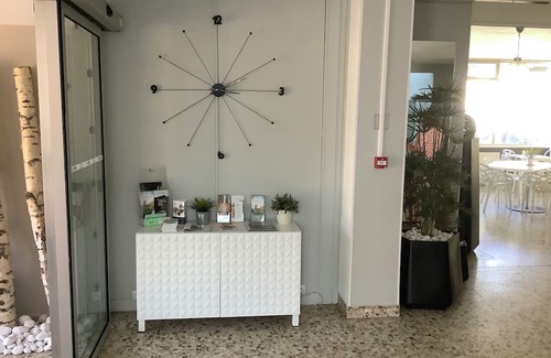 Saint-Paul en Jarez House | 3-star hotel in a quiet setting. All rooms are air-conditioned.