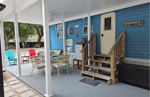 Winston Waterways House | 146 RV Vacation Rental n Key Largo Kampground, FL
