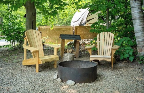 Miller Lake House | "Oasis" Glamping Tent near Tobermory & Grotto