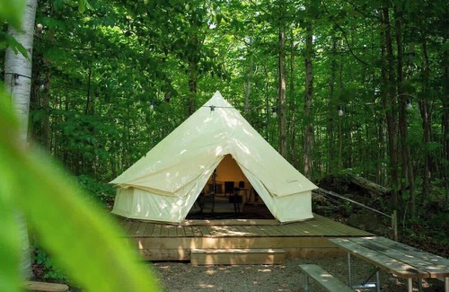 Miller Lake House | "Oasis" Glamping Tent near Tobermory & Grotto