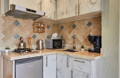 Southern Atlantic Coast Apartment | Wake to Waves: Stylish 1-Bedroom by the Shore