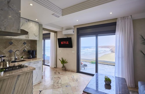 Southern Atlantic Coast Apartment | Wake to Waves: Stylish 1-Bedroom by the Shore