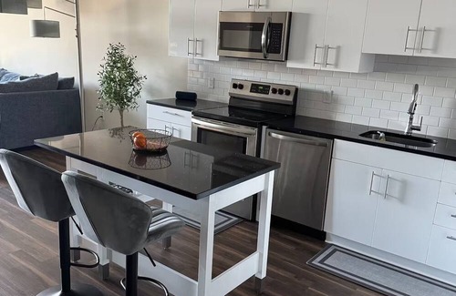 Jefferson Manor Condo | NEW! Bright & Cozy Condo Just Minutes from DC & Airport