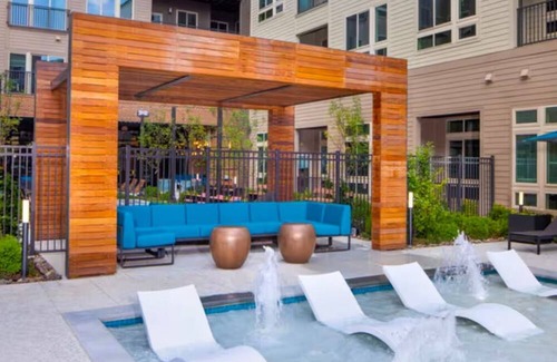 Jefferson Manor Condo | NEW! Bright & Cozy Condo Just Minutes from DC & Airport