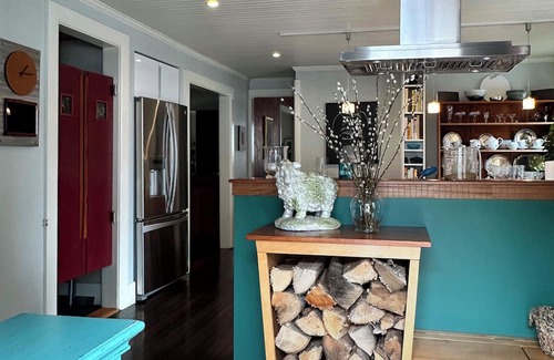 Manchester Center House | In Town Delight!