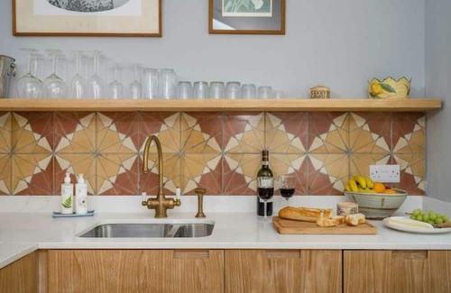 Shrewton Apartment | The Annexe - Charming 1 bedroom near Stonehenge