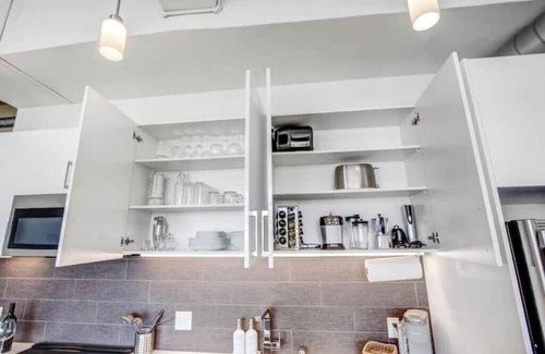 Downtown Los Angeles Condo | Your Stylish Home Away From Home In Downtown LA!