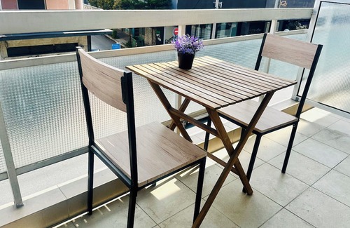 Dafni-Ymittos Apartment | 2-bedroom modern apartment near metro to Acropolis