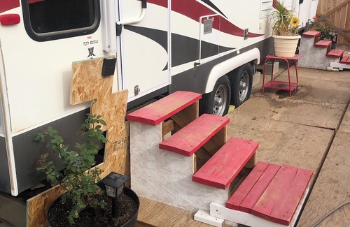 Thermal House | Cozy caravan with WiFi and AC in charming Thermal.Private location