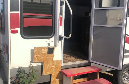 Thermal House | Cozy caravan with WiFi and AC in charming Thermal.Private location