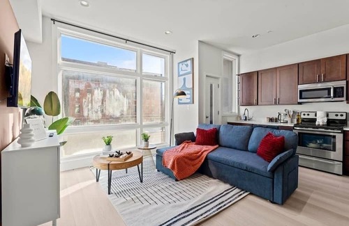 West Poplar House | 4BR - BSL Subway - Steps to Met - Family Friendly