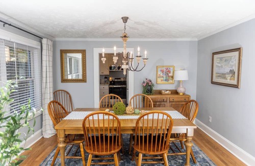 Terry Sanford House | Haymount Movie Room + min. to Downtown & Ft. Bragg & Grad Events Family Friendly