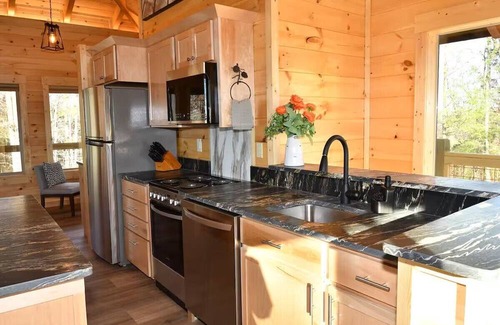 Frenchburg Cabin | Sunsets 4ever Cabin- 360 views 2-bedroom cabin with WiFi & Hot Tub