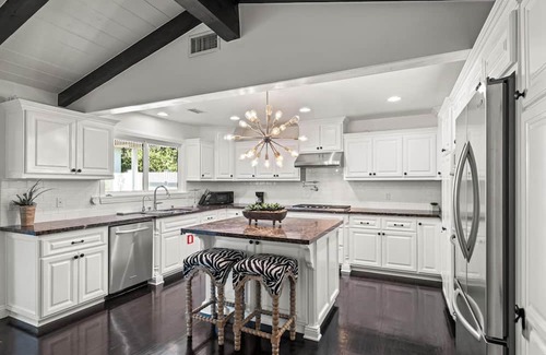 Rancho Palos Verdes House | Luxurious 6BR Retreat in Palos Verdes - Main House and a Premier Back House