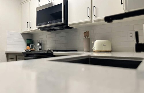 Rancho Cucamonga Condo | Relax & Recharge in a Modern 2-Bedroom Condo Prime Location